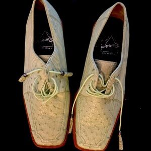 Romano Martegani Ostrich Leg square Toe Shoe
Mint green size 8